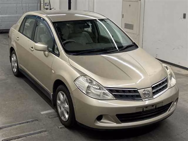 Nissan Tiida Latio