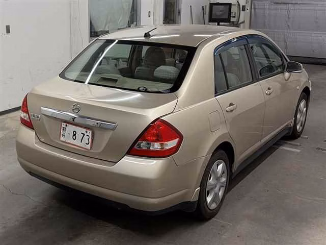 NISSAN TIIDA LATIO