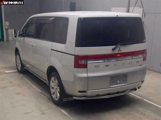 MITSUBISHI DELICA D:5