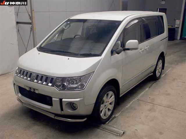 MITSUBISHI DELICA D:5