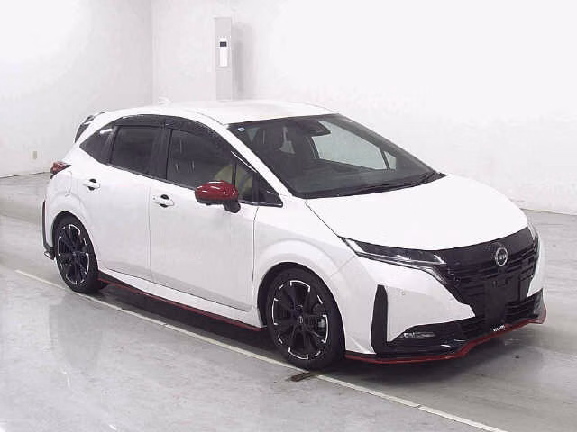 NISSAN AURA