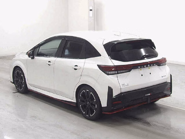 NISSAN AURA
