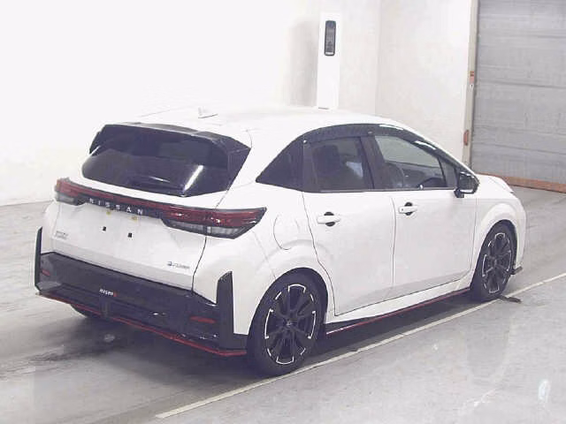 NISSAN AURA