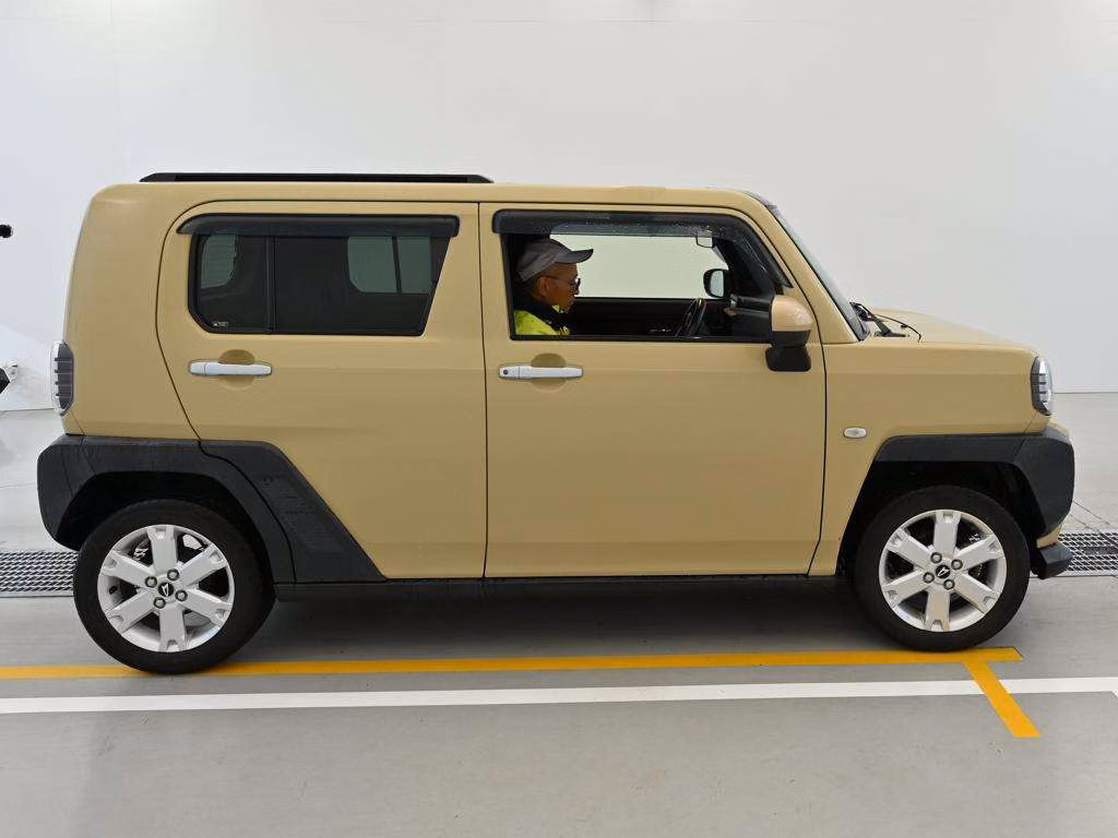 DAIHATSU TAFT
