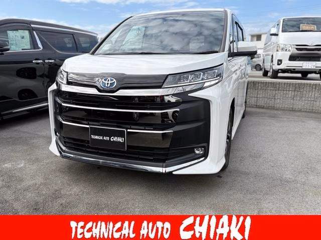 TOYOTA NOAH