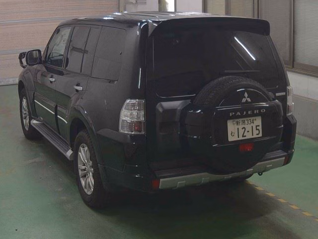 MITSUBISHI PAJERO