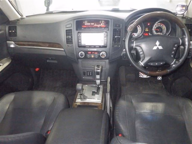 MITSUBISHI PAJERO