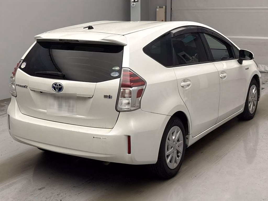 TOYOTA PRIUS ALPHA