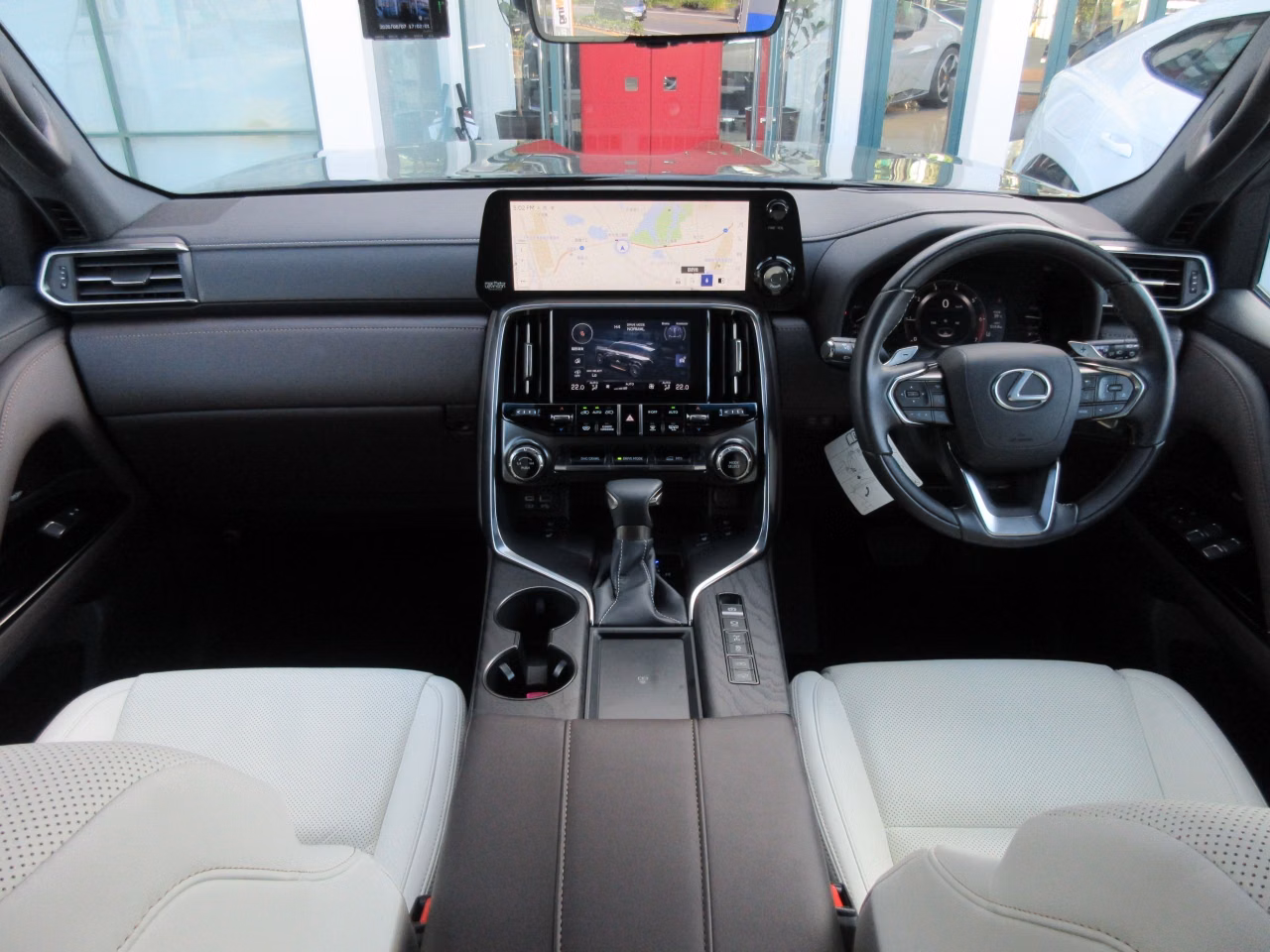 LEXUS LX600