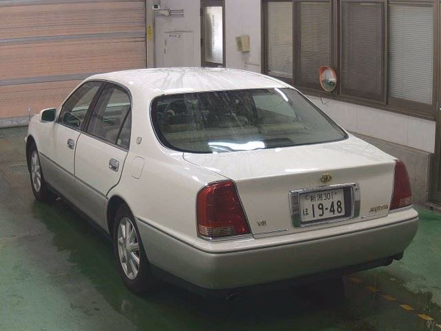 TOYOTA CROWN MAJESTA