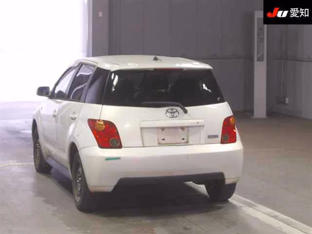 TOYOTA IST