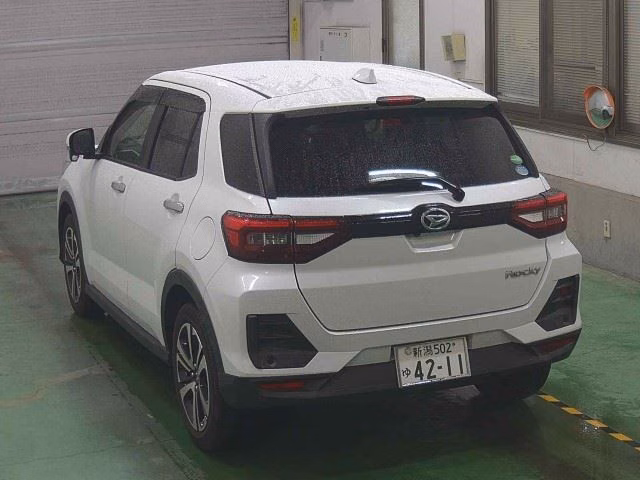 DAIHATSU ROCKY