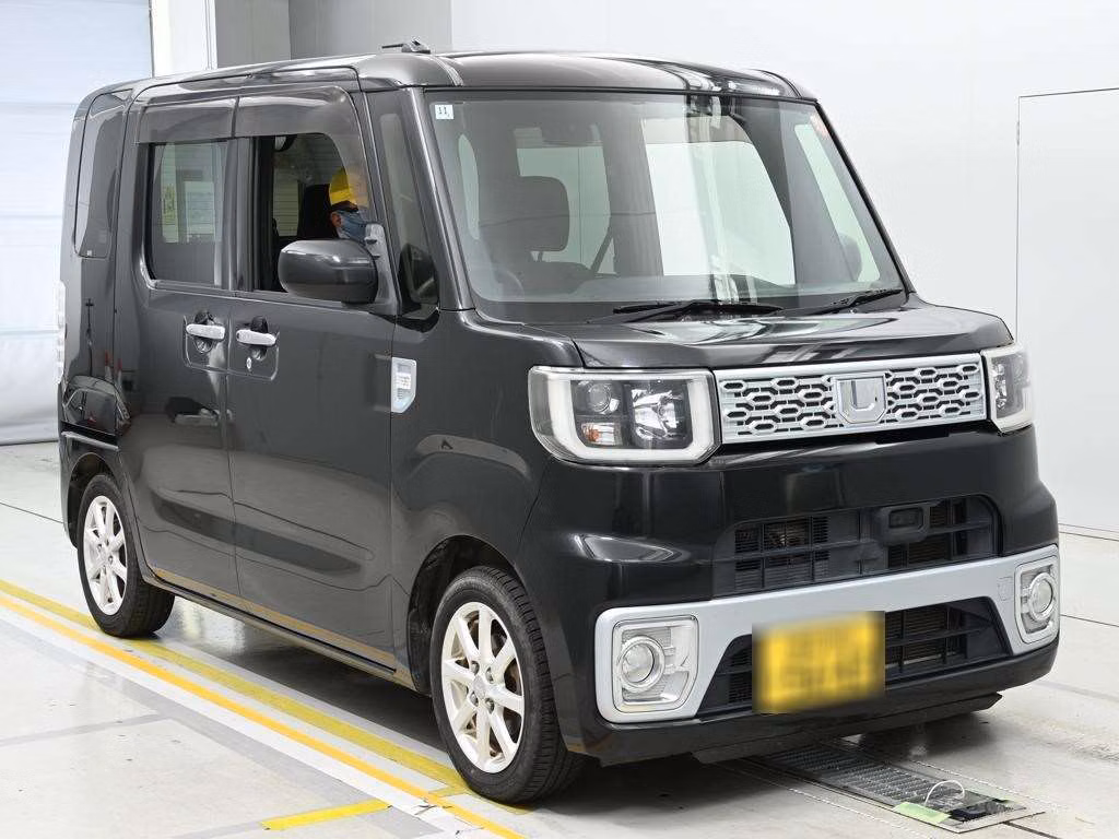 DAIHATSU WAKE