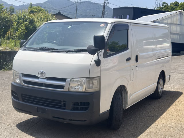 TOYOTA REGIUS ACE
