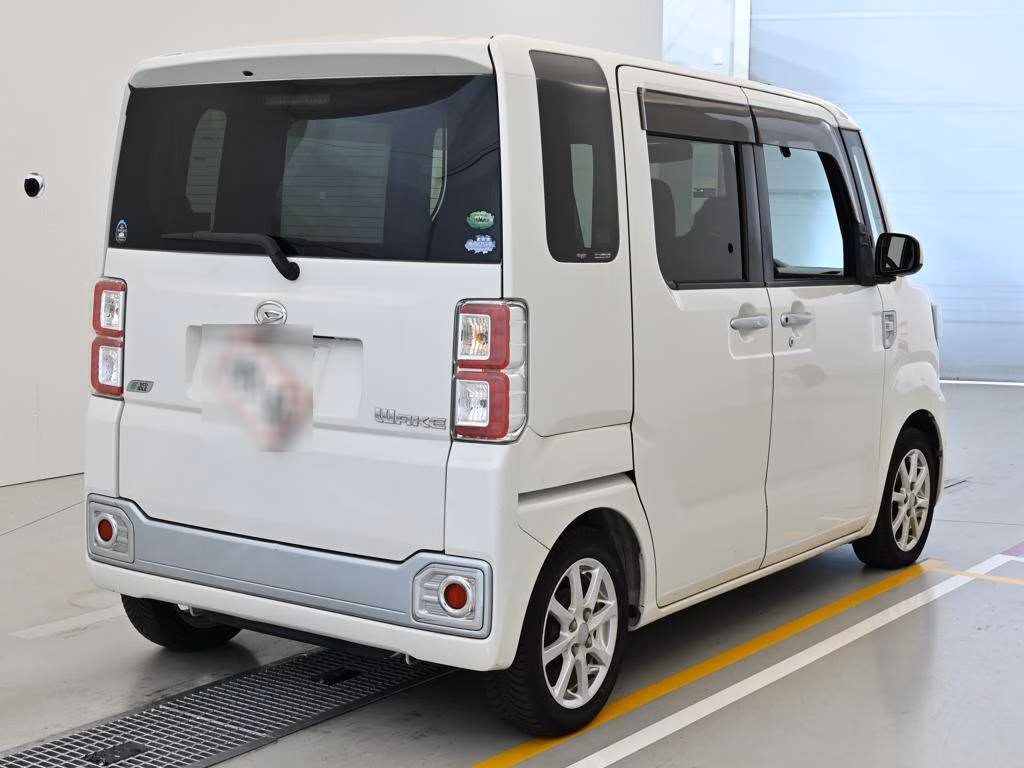 DAIHATSU WAKE