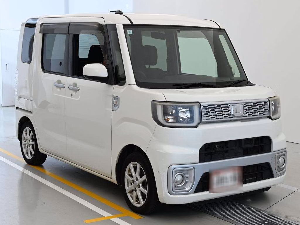 DAIHATSU WAKE