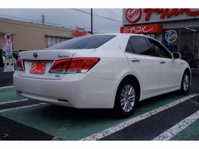 TOYOTA CROWN