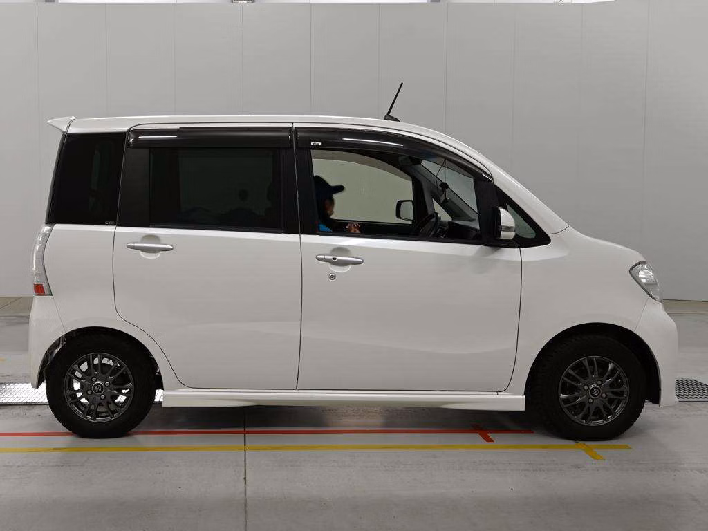 DAIHATSU TANTO EXE