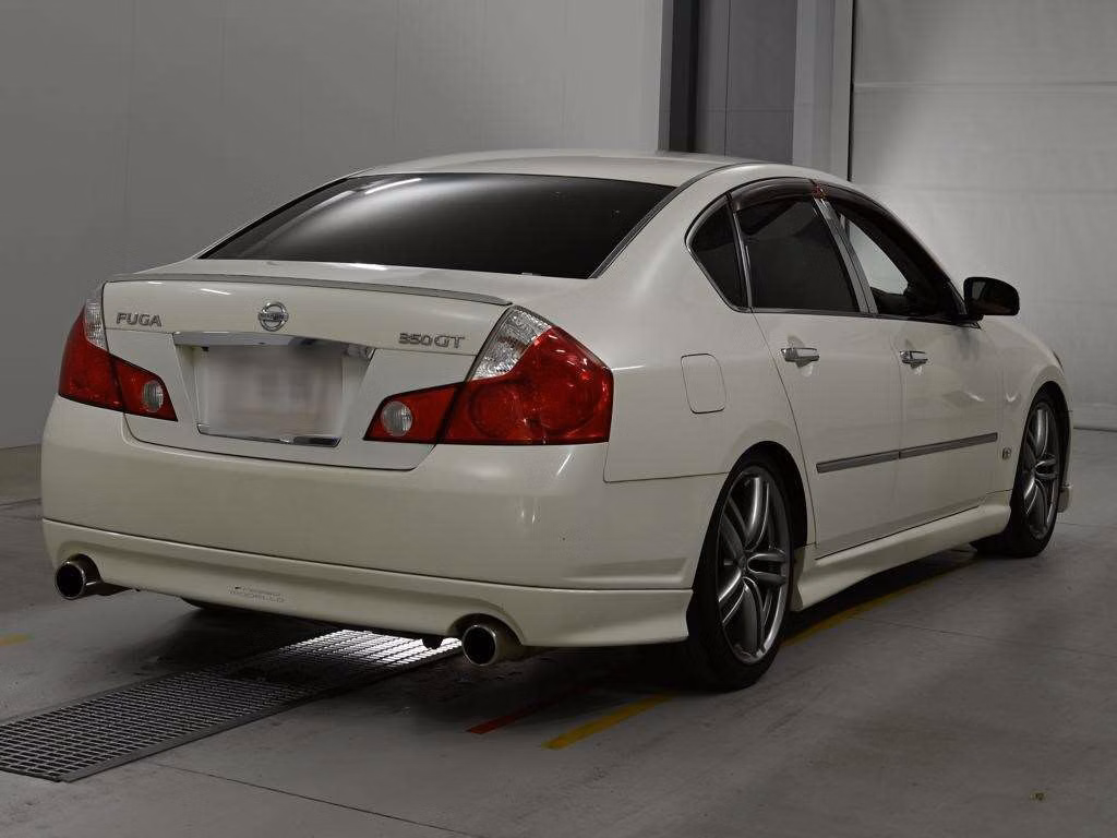NISSAN FUGA