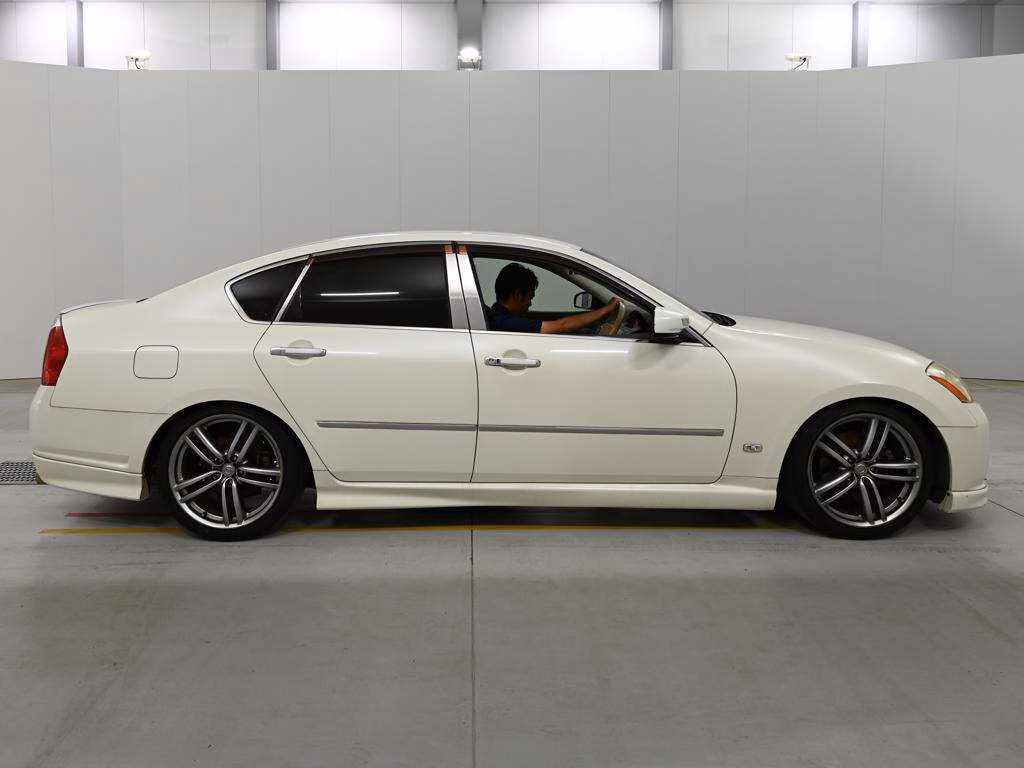 NISSAN FUGA