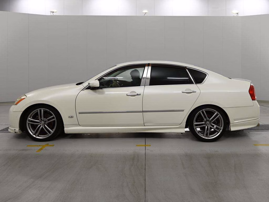 NISSAN FUGA