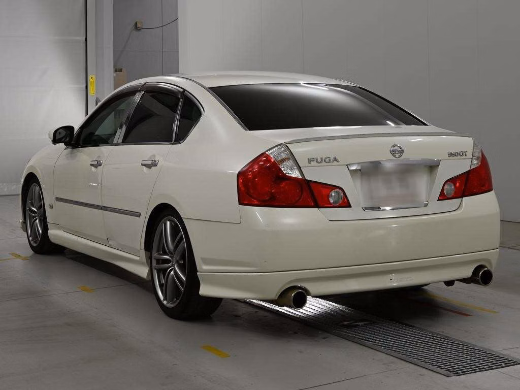 NISSAN FUGA