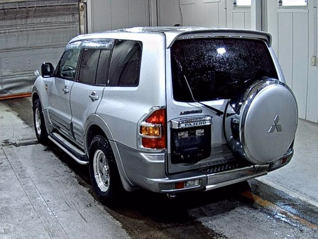 MITSUBISHI PAJERO