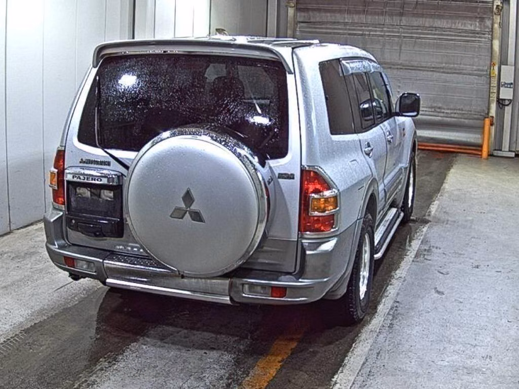 MITSUBISHI PAJERO