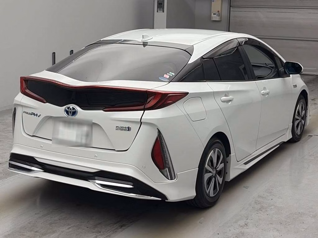 TOYOTA PRIUS PHV