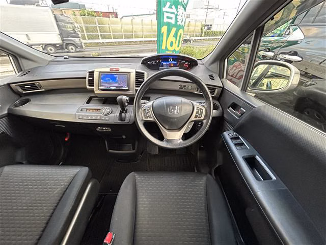 HONDA FREED SPIKE