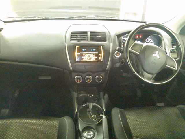 MITSUBISHI RVR