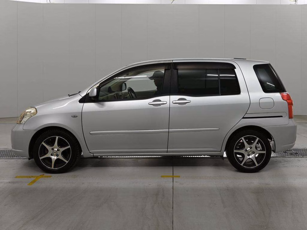 TOYOTA RAUM