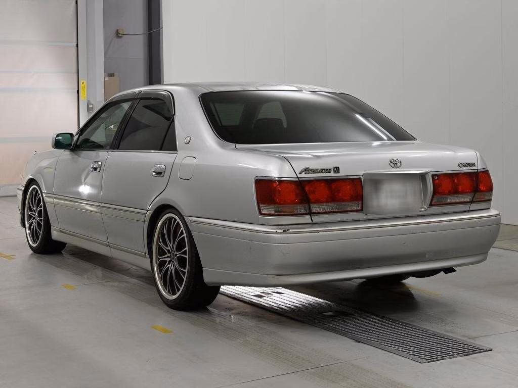 TOYOTA CROWN