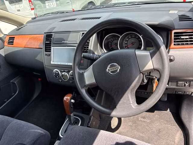 NISSAN TIIDA LATIO