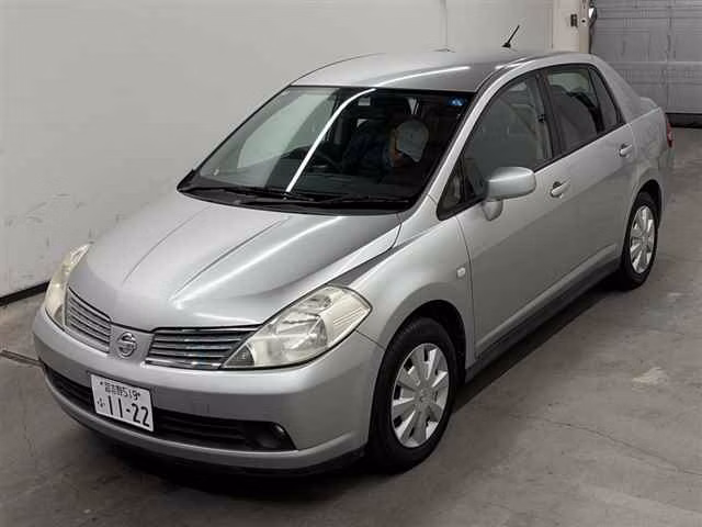 NISSAN TIIDA LATIO