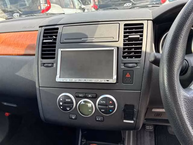 NISSAN TIIDA LATIO