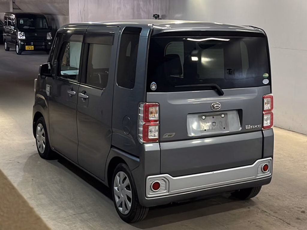 DAIHATSU WAKE
