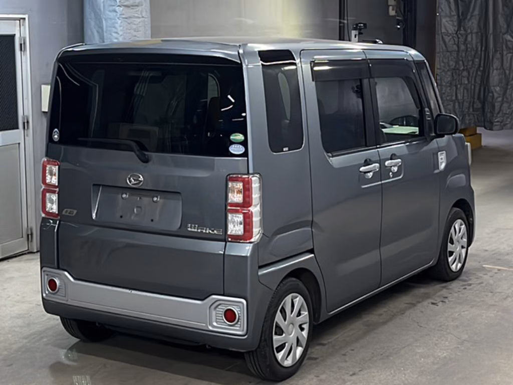 DAIHATSU WAKE