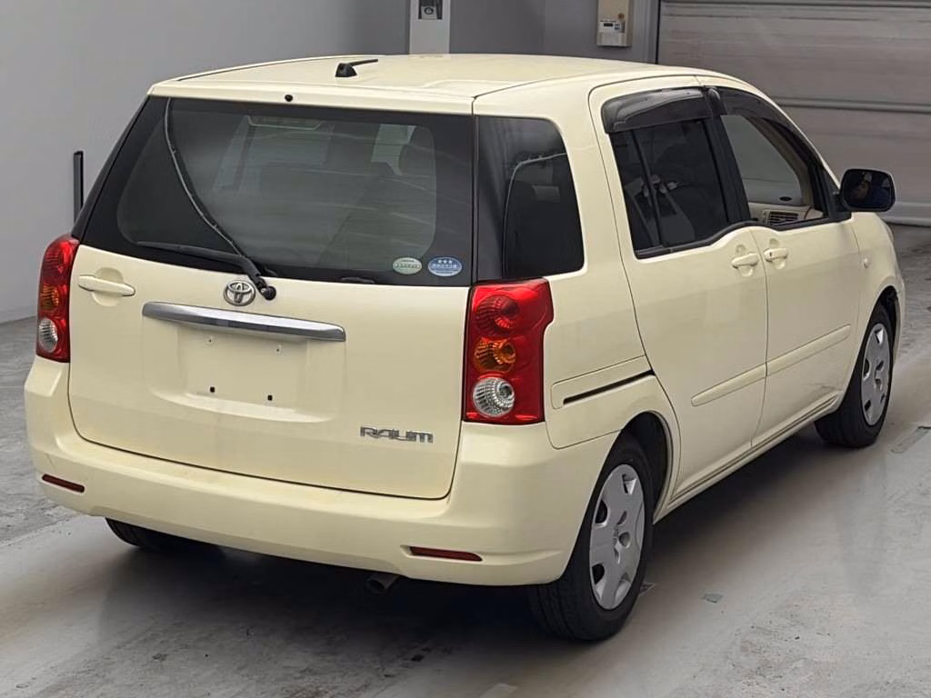 TOYOTA RAUM