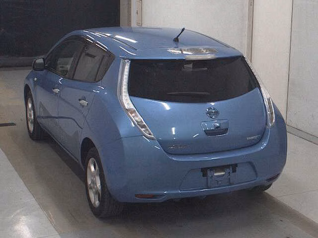 NISSAN LEAF