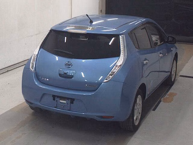 NISSAN LEAF