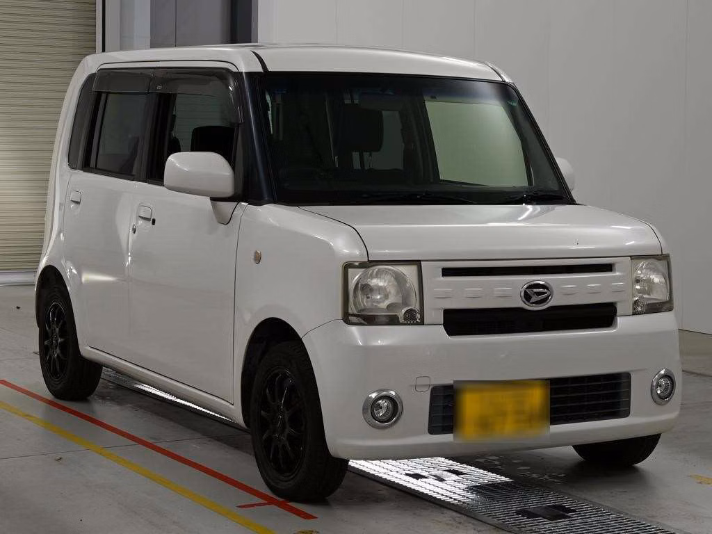 DAIHATSU MOVE CONTE