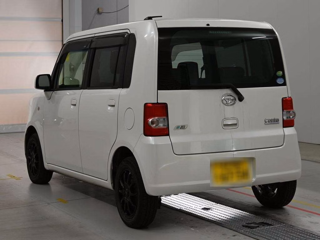 DAIHATSU MOVE CONTE