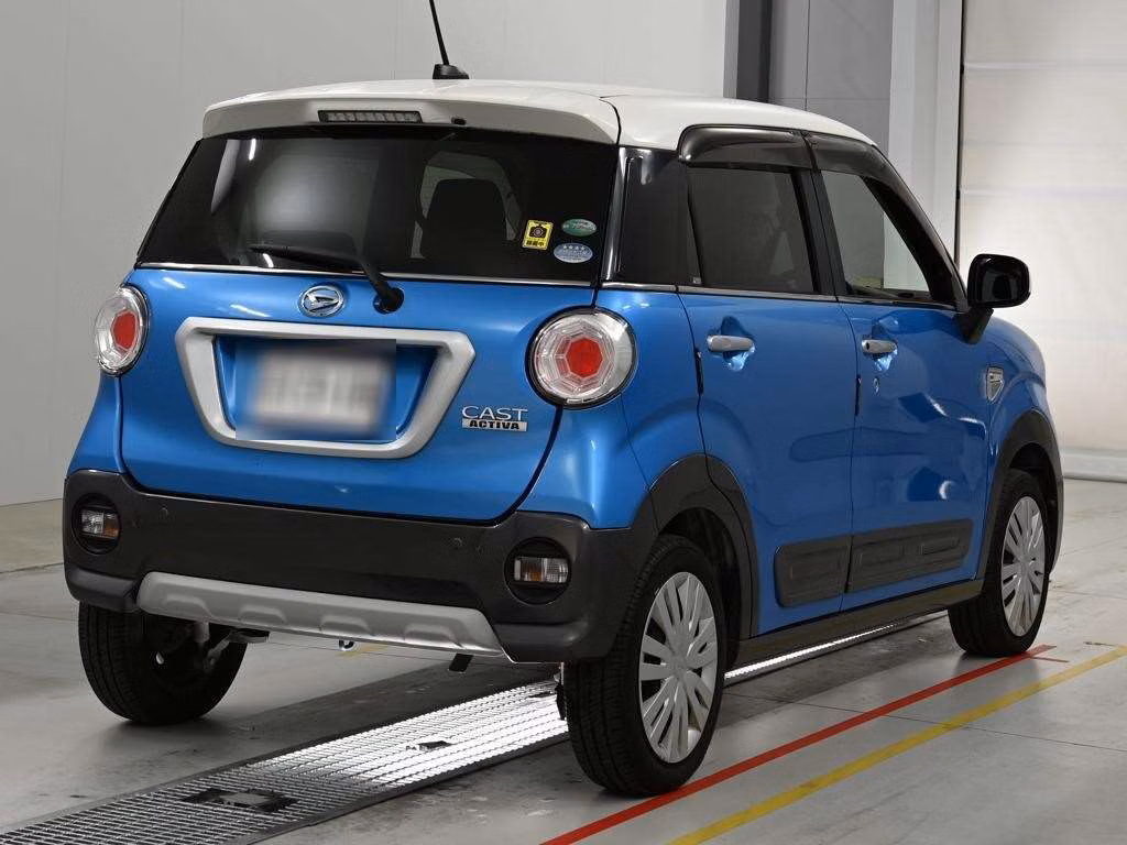 DAIHATSU CAST
