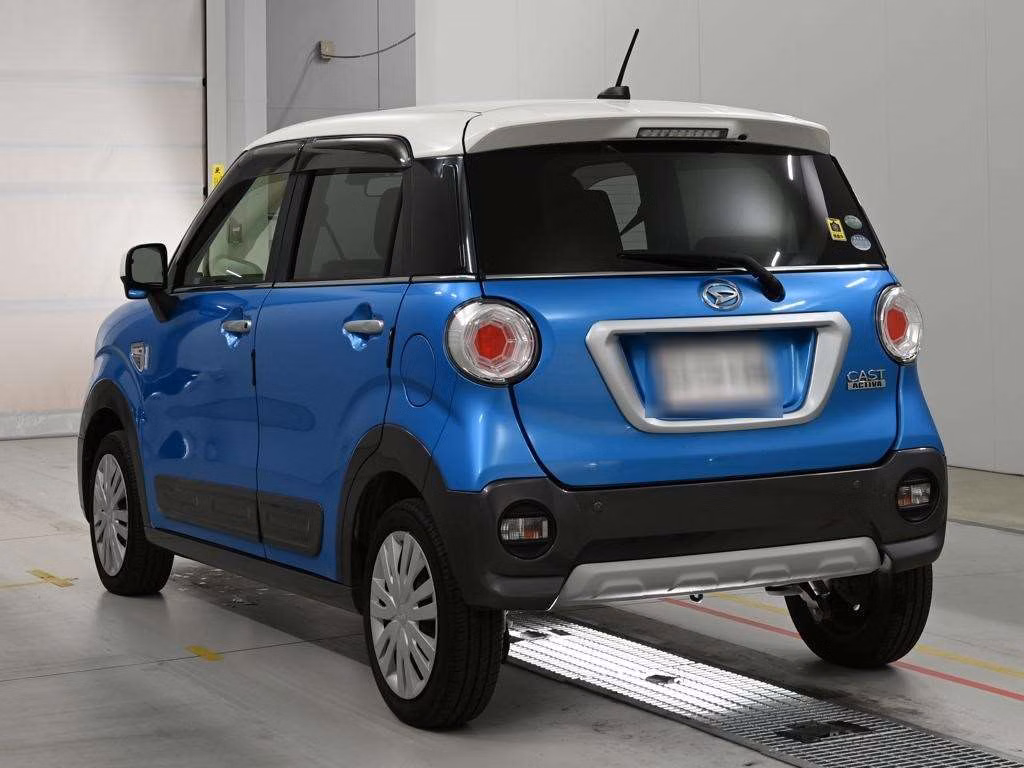 DAIHATSU CAST