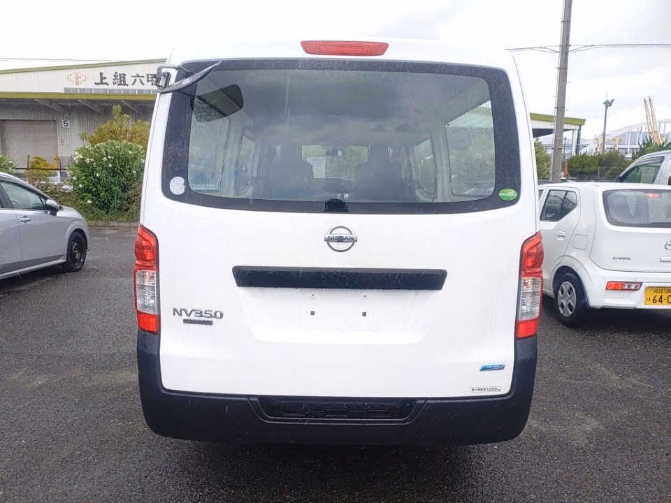 NISSAN NV350 CARAVAN