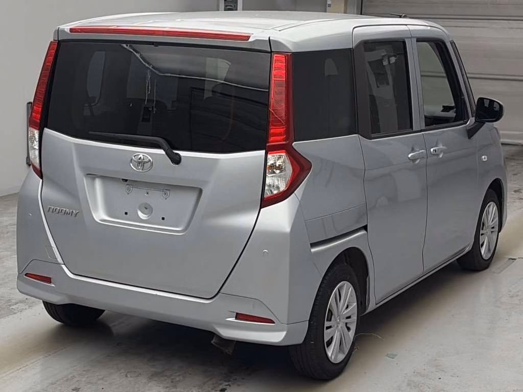 TOYOTA ROOMY