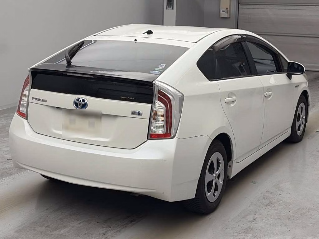 TOYOTA PRIUS