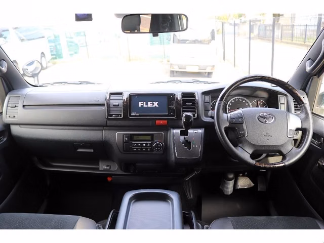 TOYOTA REGIUS ACE