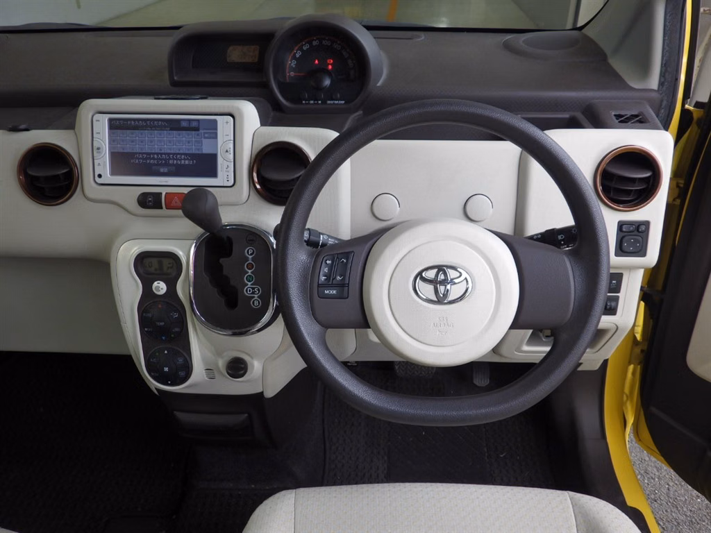 TOYOTA PORTE